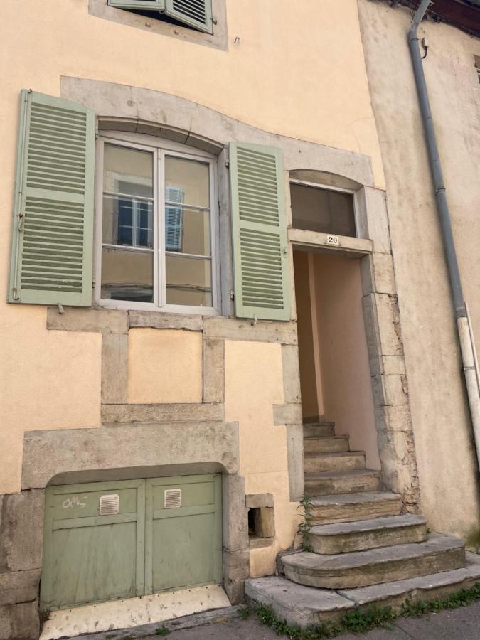 Appartement Calme Au Coeur De La Ville Lons-le-Saunier Exterior photo